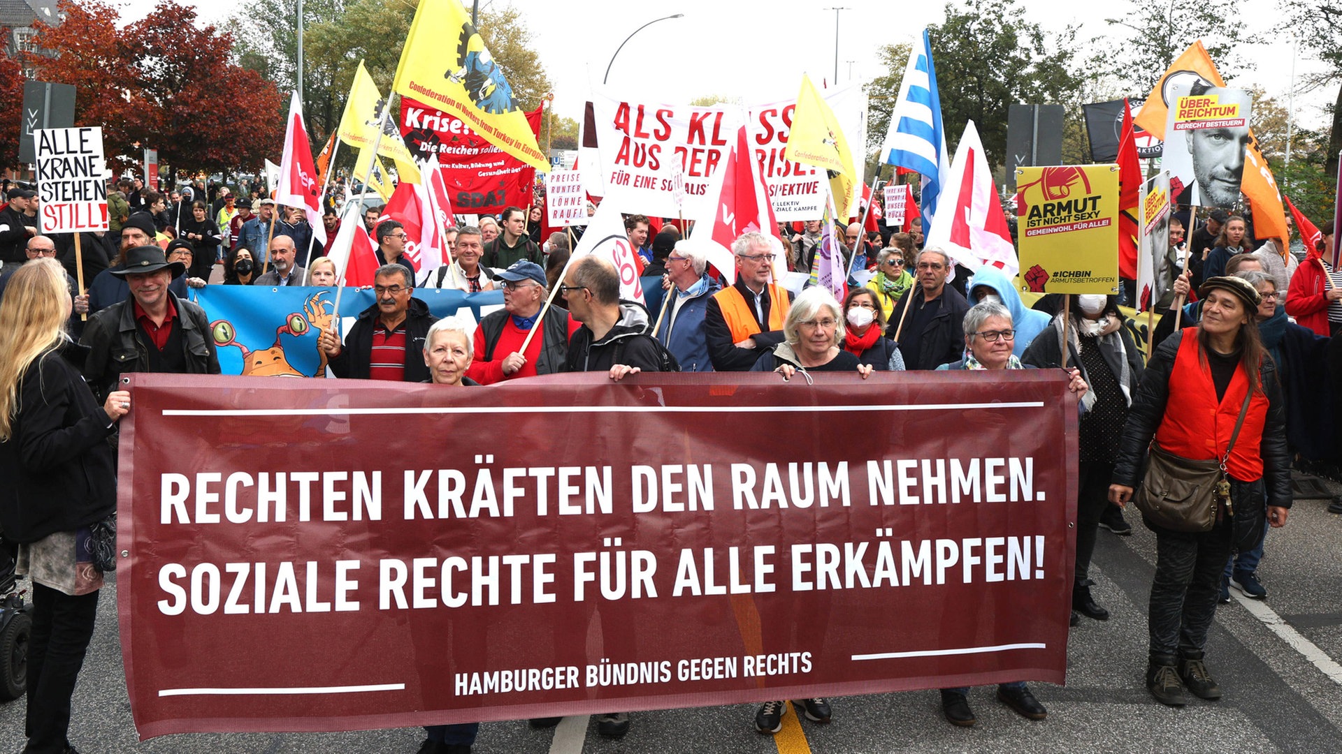 Tausende bei Demos in der Hamburger Innenstadt