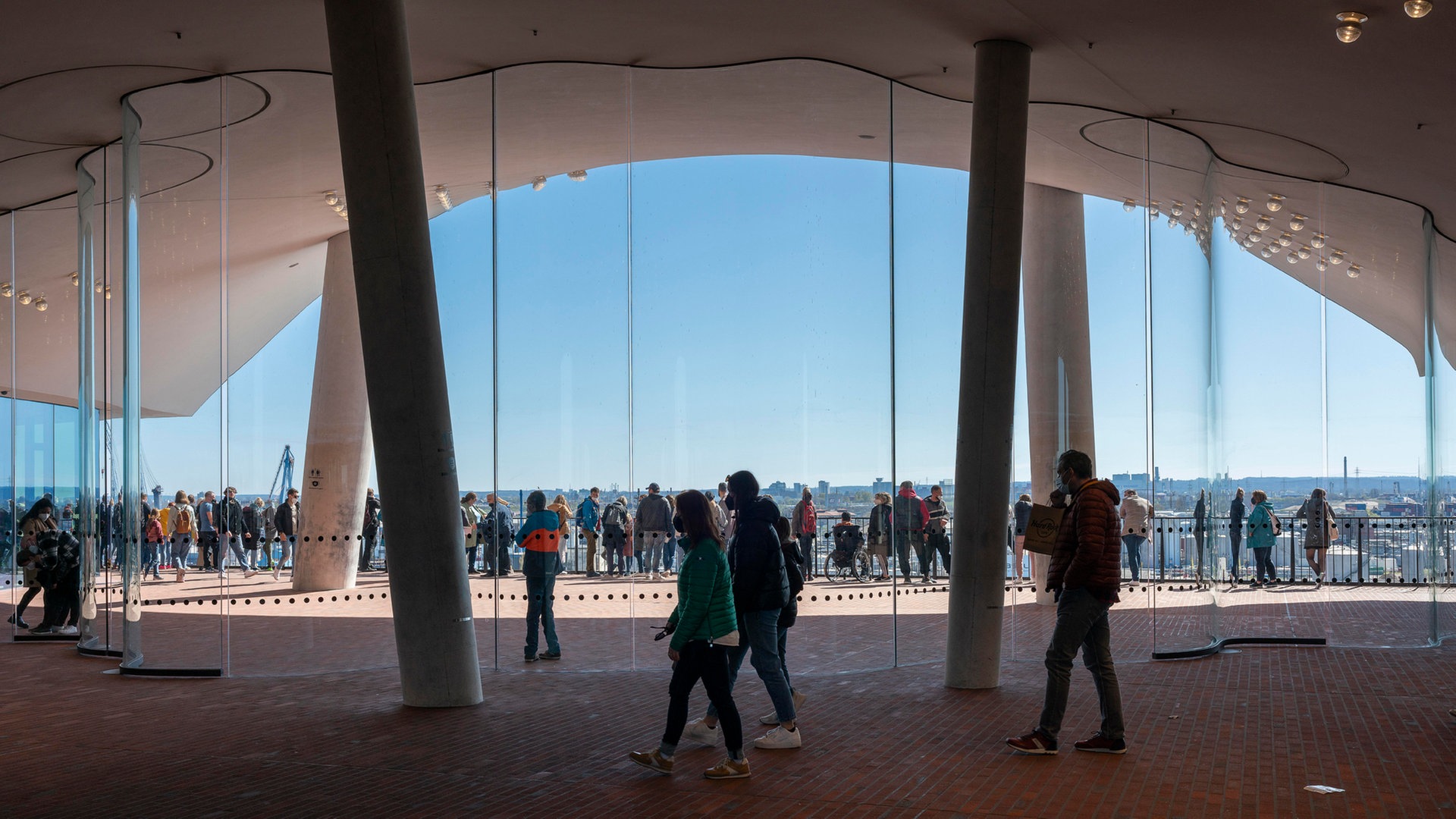 Weniger Besucher auf der Plaza der Elbphilharmonie