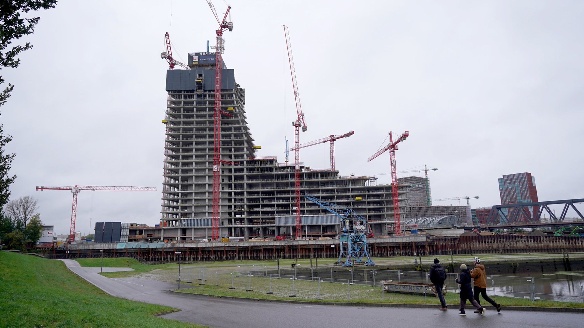 Kühne erwägt Einstieg bei Elbtower-Projekt in Hamburg