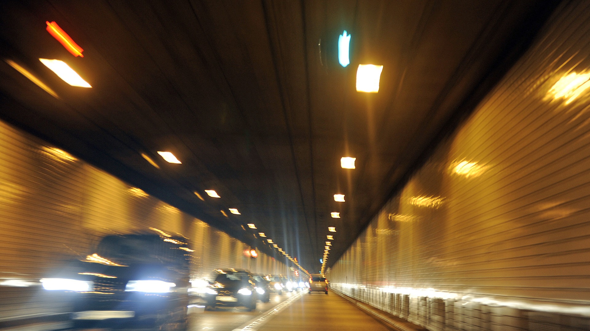 A7-Sperrung beendet: Verkehr am Hamburger Elbtunnel rollt wieder