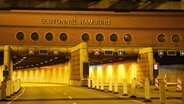 Blick auf den gesperrten Elbtunnel in Hamburg. © picture alliance / rtn - radio tele nord 