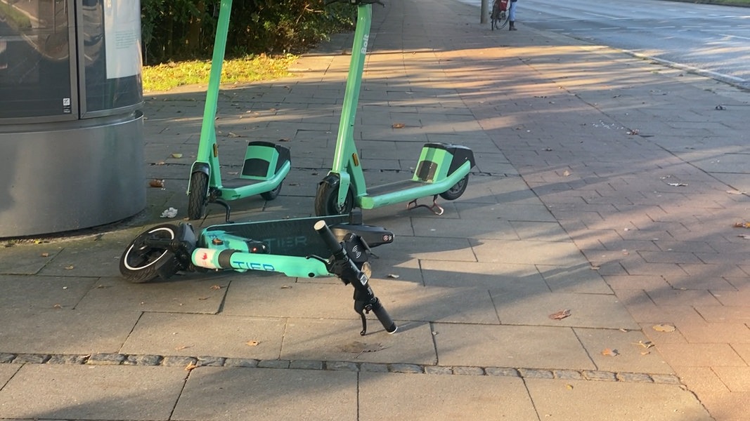 Hamburger Verkehrsbehörde: Weniger falsch abgestellte E-Scooter