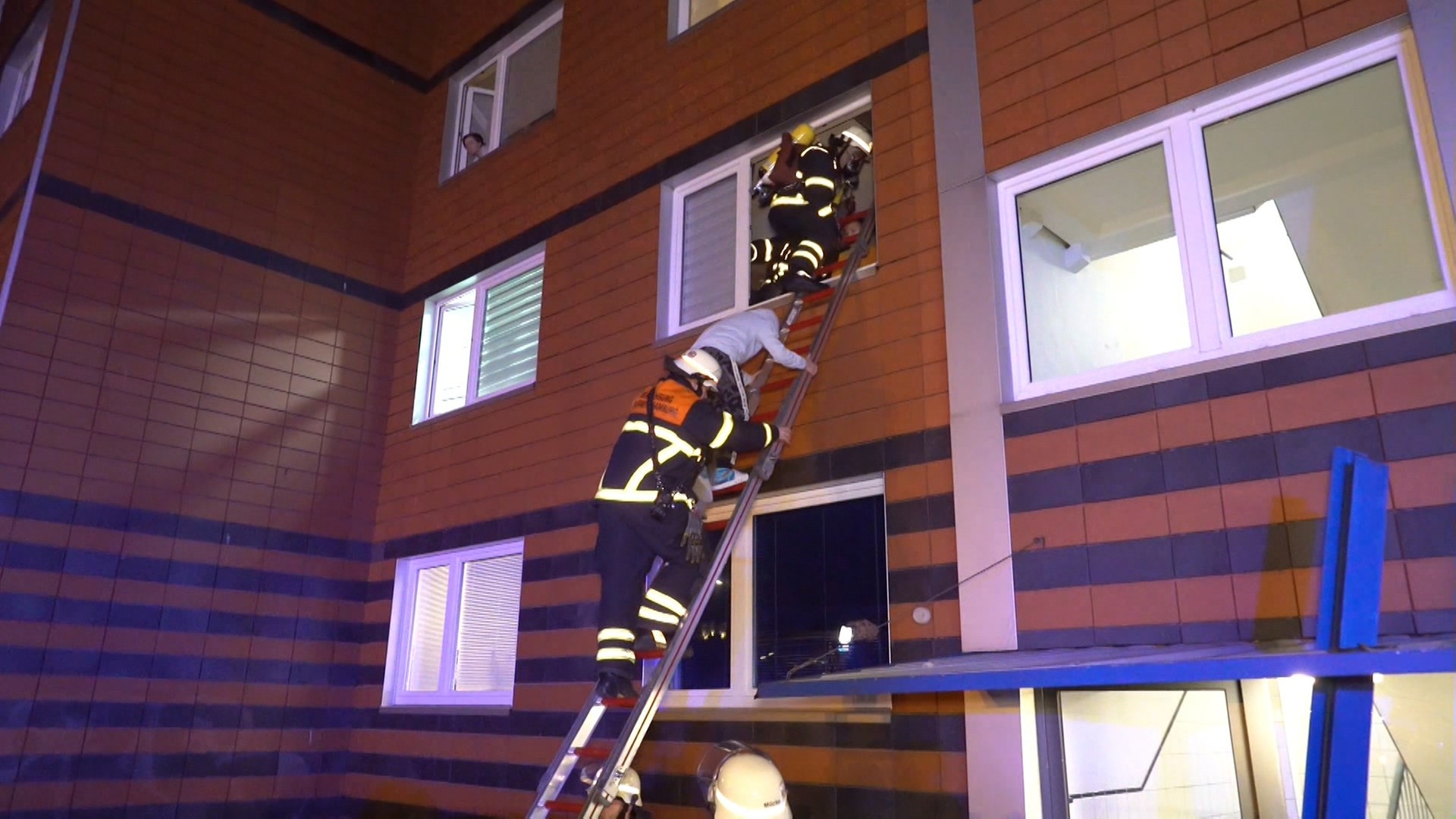 Brand in Horn: Feuerwehr rettet zwei Kinder aus Wohnung