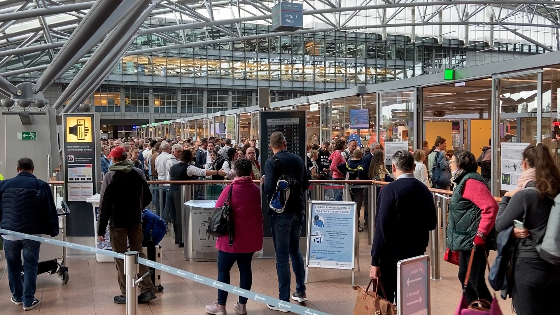 Flughafen Hamburg: Mehr Nachtflüge wegen Sicherheitskontrollen