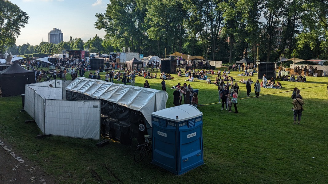 Das Futur 2 Festival in einem Hamburger Park
