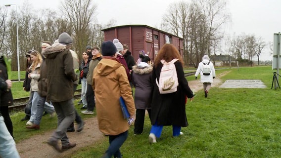 Die Gedenkstätte des Konzentrationslagers Neuengamme in Hamburg am Holocaust Gedenktag. © NDR 