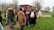 Die Gedenkstätte des Konzentrationslagers Neuengamme in Hamburg am Holocaust Gedenktag. © NDR 