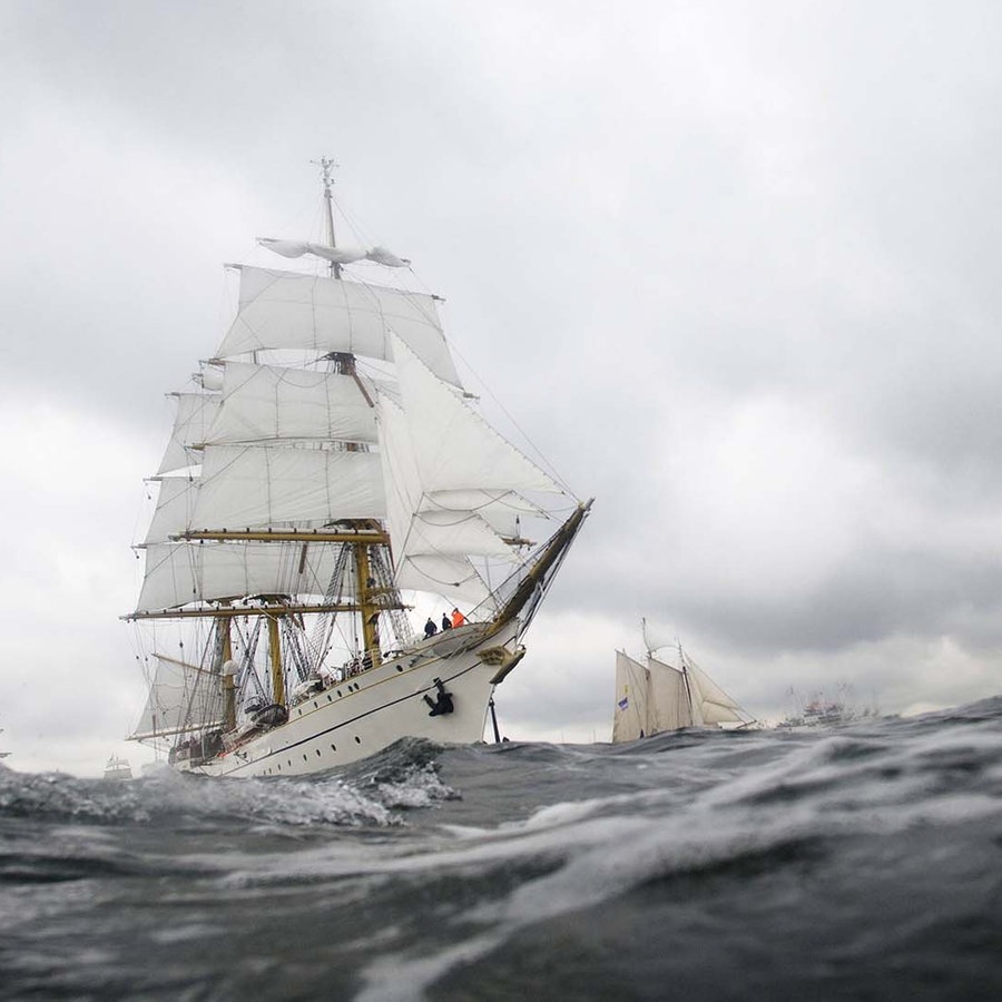 Hamburger Hafenkonzert: Neuer Glanz - Zu Gast auf der Gorch Fock