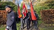 Ein Grabstein der Polizei Hamburg auf dem Ohlsdorfer Friedhof. © NDR Foto: screenshot