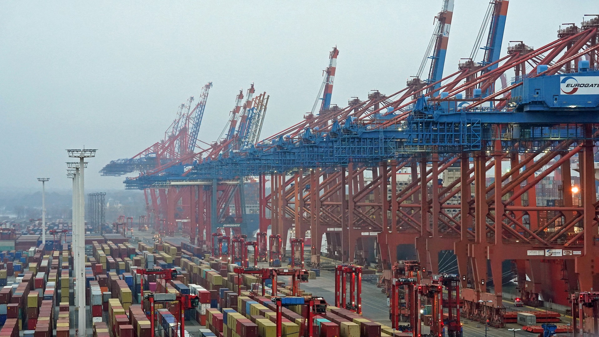 Shanghai-Lockdown hat wohl auch Folgen für Hamburger Hafen