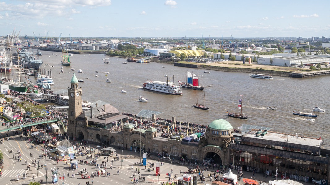 Hafengeburtstag Großes Finale mit Auslaufparade NDR.de