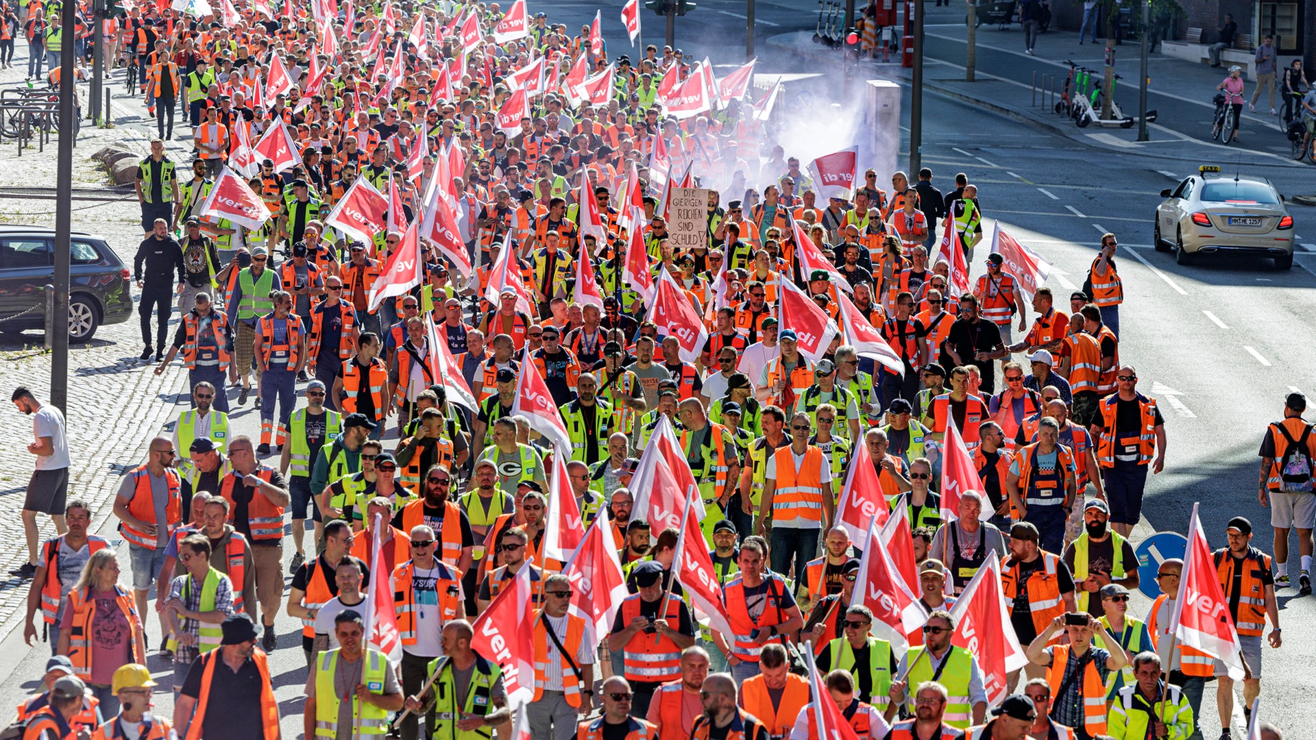 Warnstreik sorgt für Stillstand in den Seehäfen