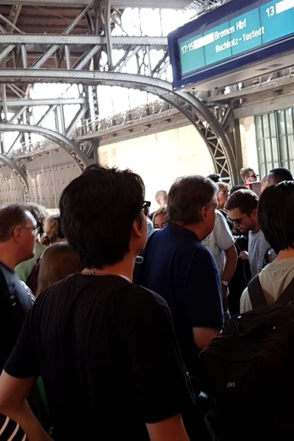 ChaosFreitag am Hamburger Hauptbahnhof NDR.de