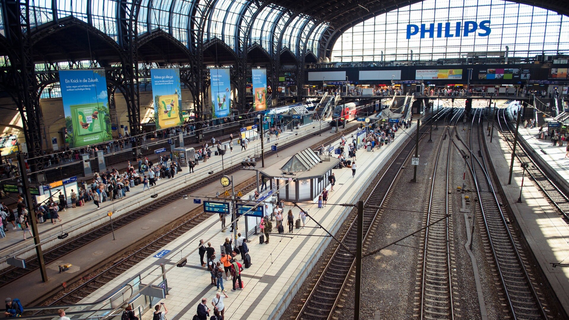 Nach Kabelbränden in Hamburg: Bahnverkehr wieder aufgenommen