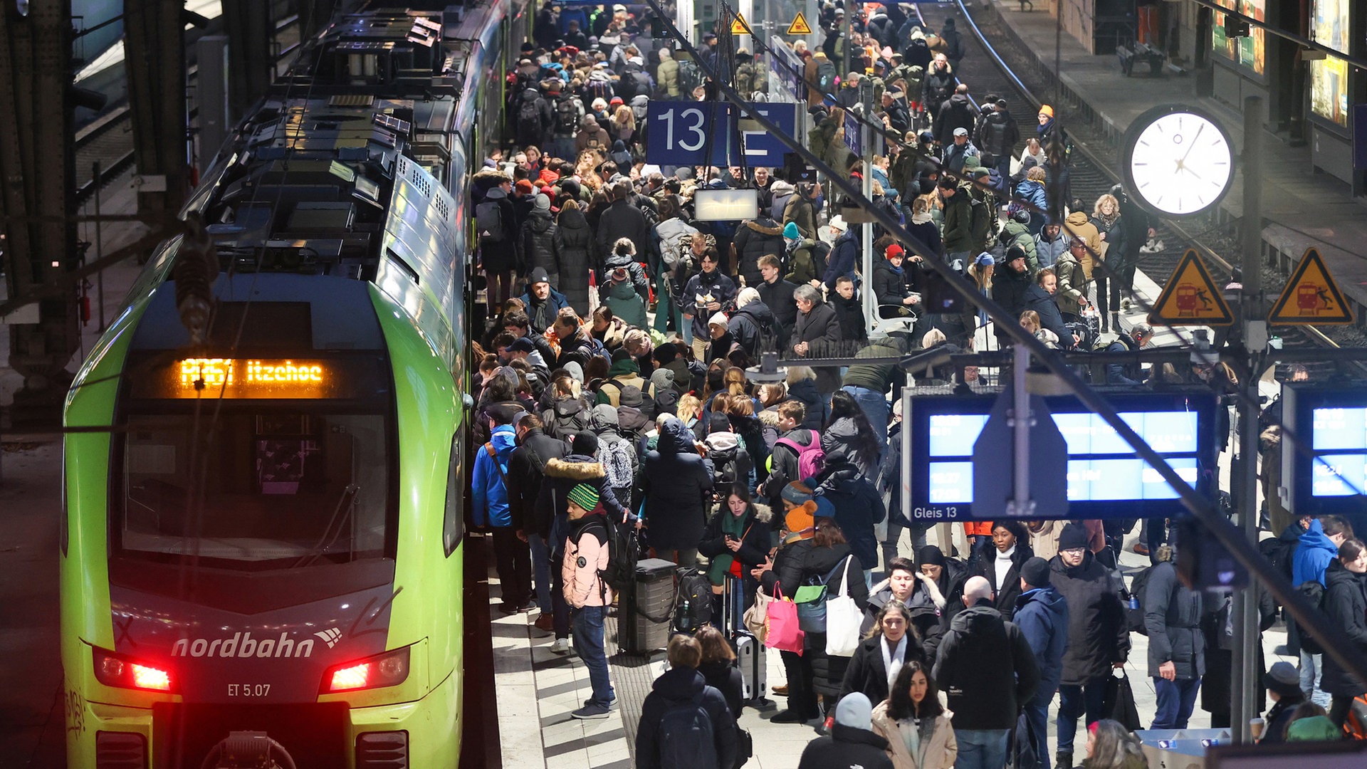 Bahnstreik: S-Bahn Hamburg will Notfahrplan anbieten