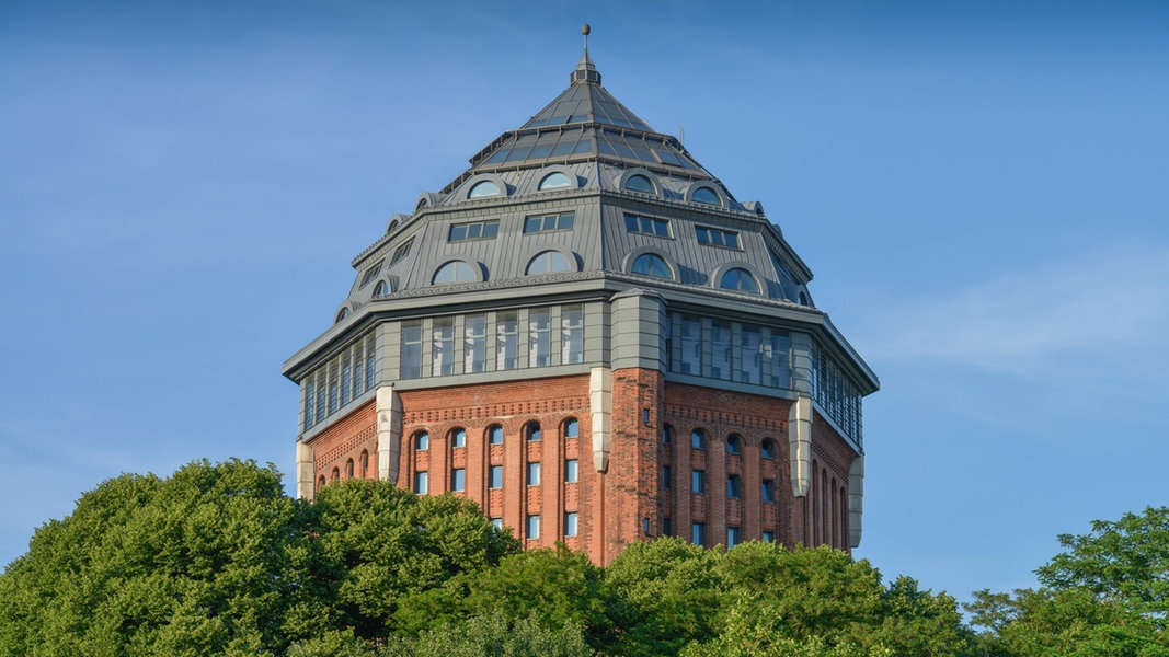 Das Hotel im ehemaligen Wasserturm im Schanzenpark in Hamburg