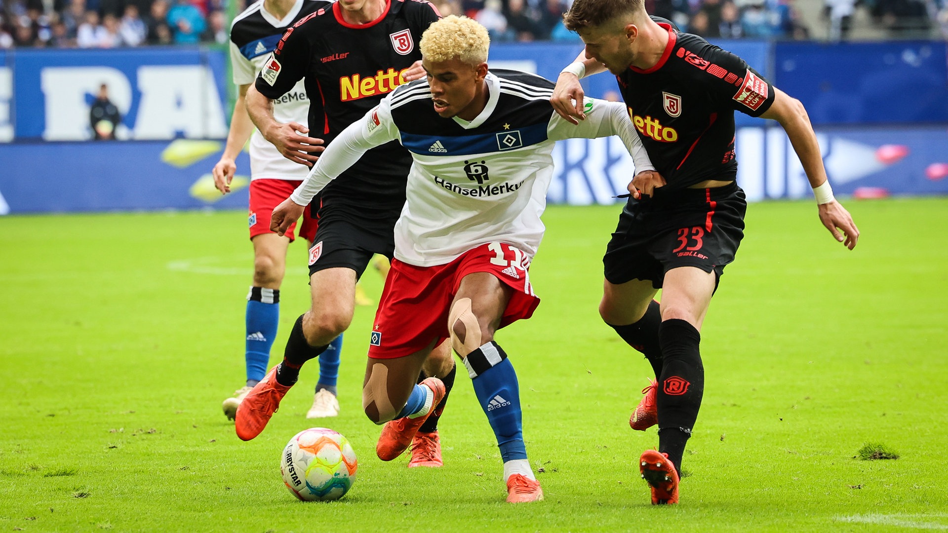 HSV mit Arbeitssieg gegen Jahn Regensburg