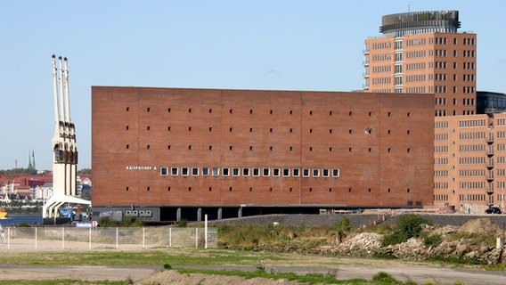 Blick auf den Kaispeicher A im Hamburger Hafen im Jahr 2006 © picture alliance / Joachim Klose/Shotshop | Joachim Klose 