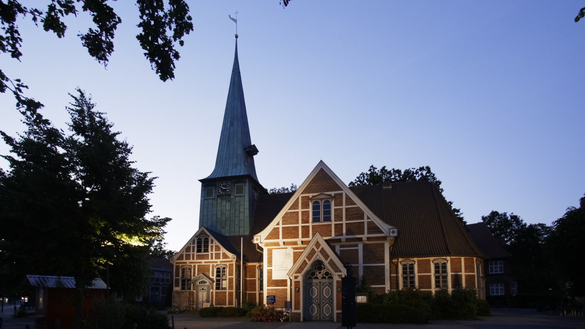 Gesang und Meditation bei der Nacht der Kirchen in Hamburg