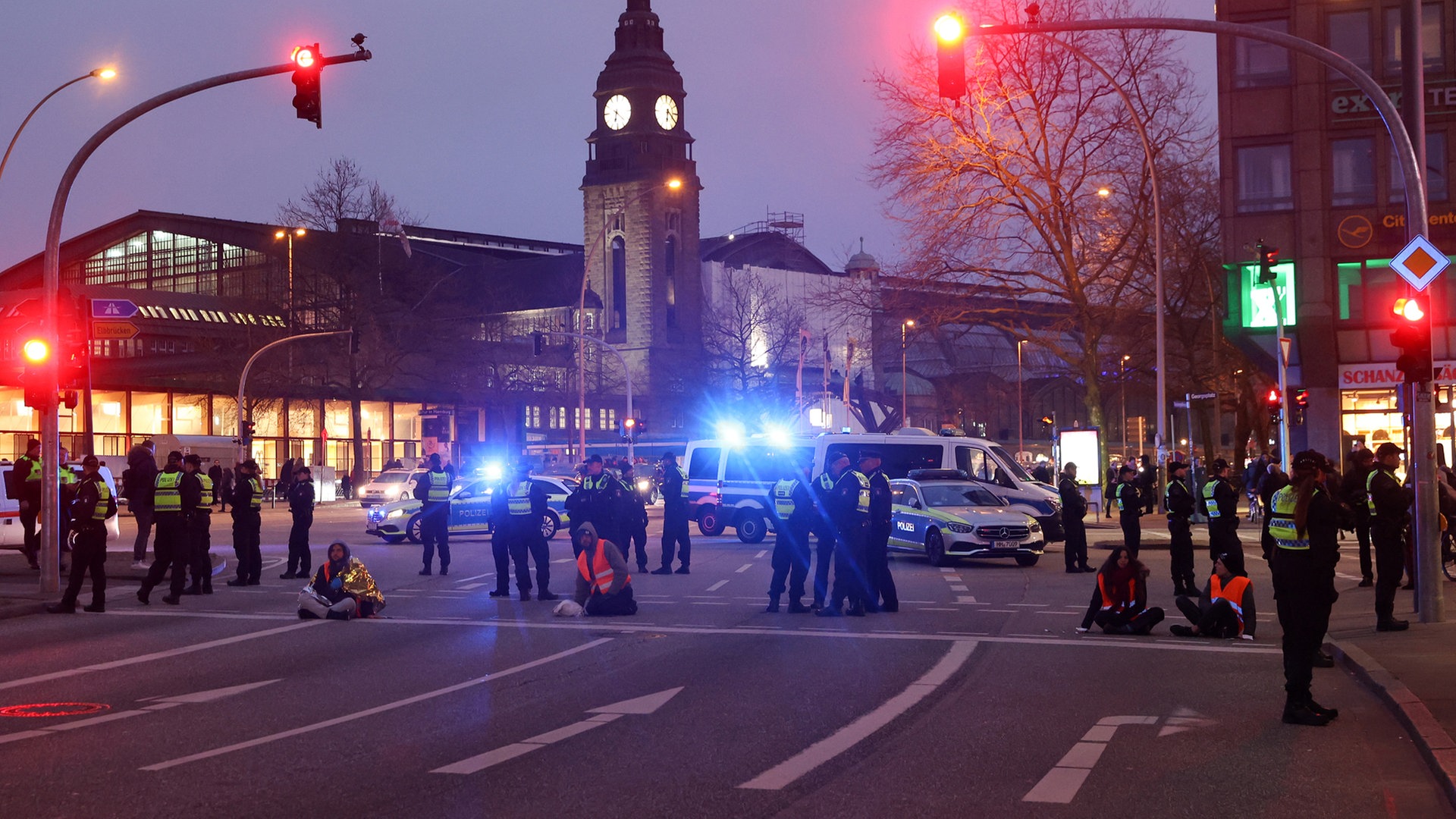 Aggressive Stimmung bei Klima-Protest in Hamburg