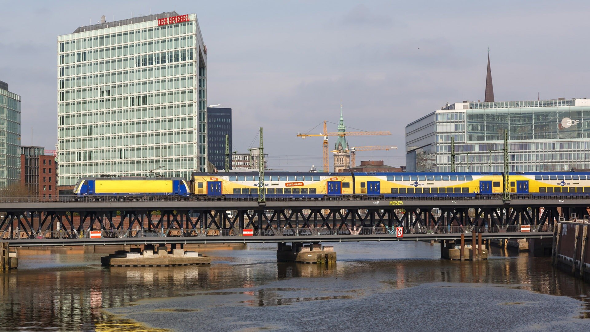 Oberleitung gerissen: Störungen bei der Bahn in Hamburg