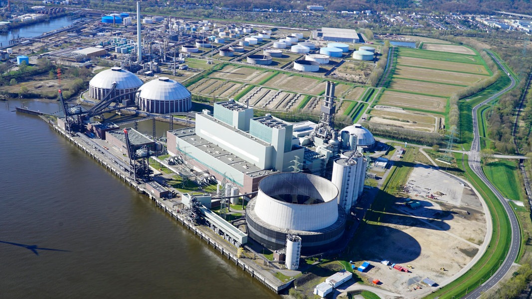 Blick auf das Kohlekraftwerk in Hamburg-Moorburg aus der Luft.