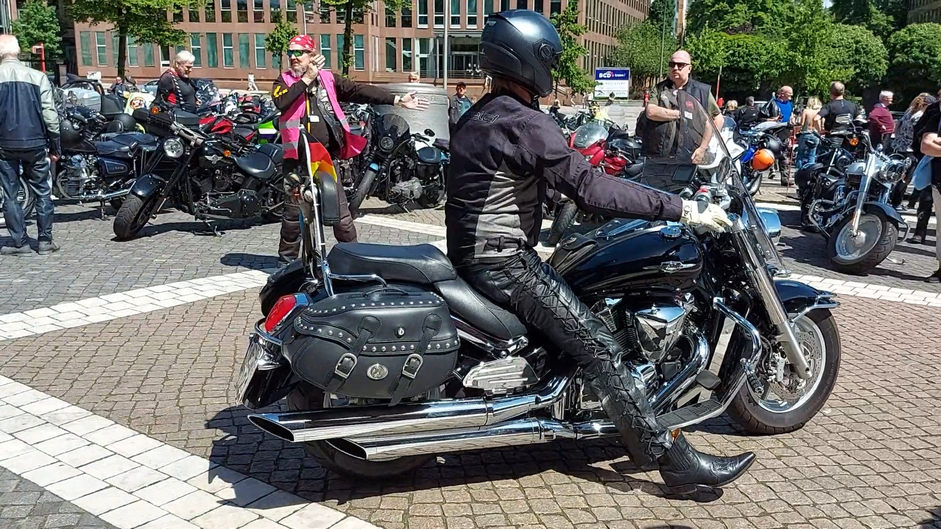 Hunderte beim Motorradgottesdienst im Hamburger Michel