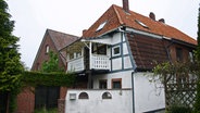 Leerstehendes Einfamilienhaus in Hamburg-Neuenfelde. © NDR Foto: Daniel Sprenger