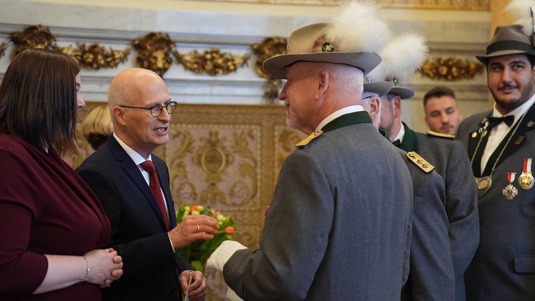 Hunderte Gäste beim Neujahrsempfang im Hamburger Rathaus