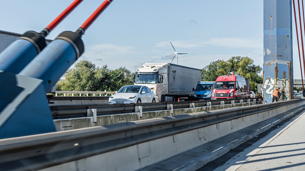 A1 in Hamburg: Norderelbbrücke nach Sperrung wieder befahrbar