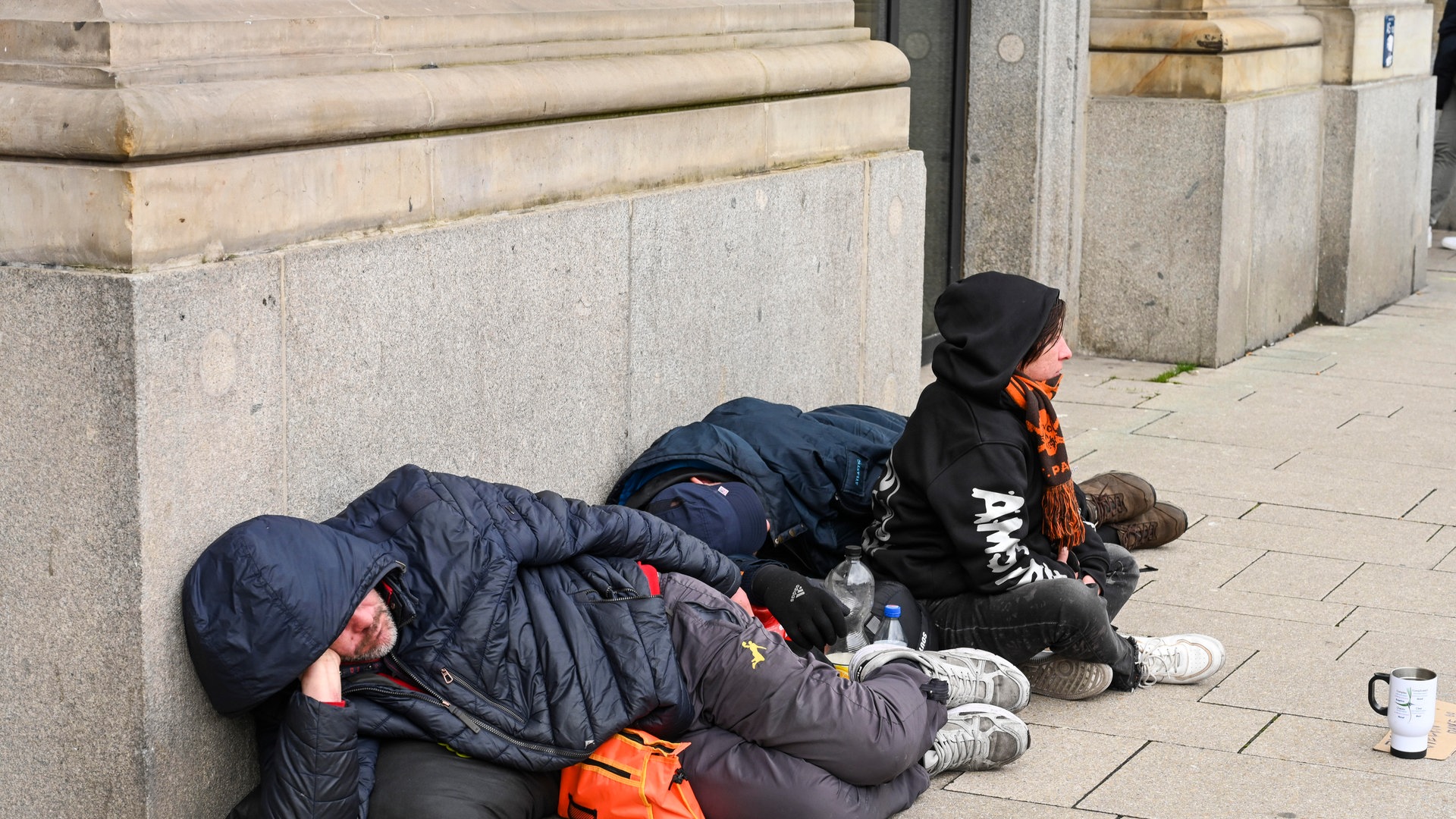 Hamburger Sozialbehörde zählt und befragt Obdachlose