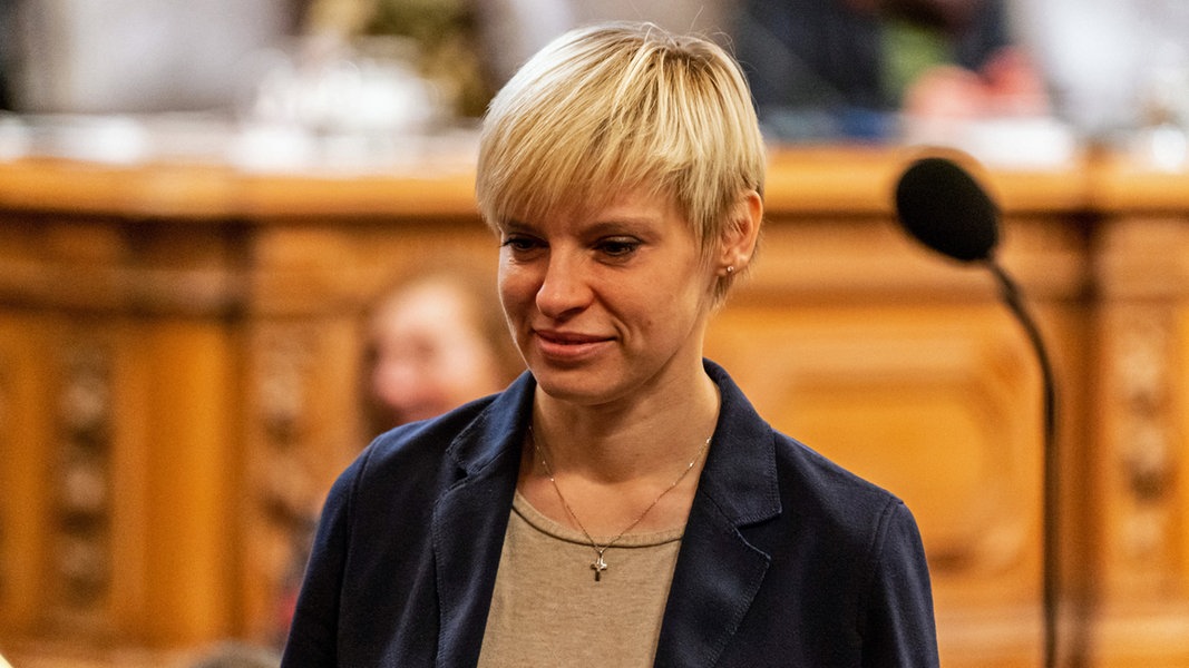 Die AfD-Abgeordnete Olga Petersen in der Hamburgischen Bürgerschaft.