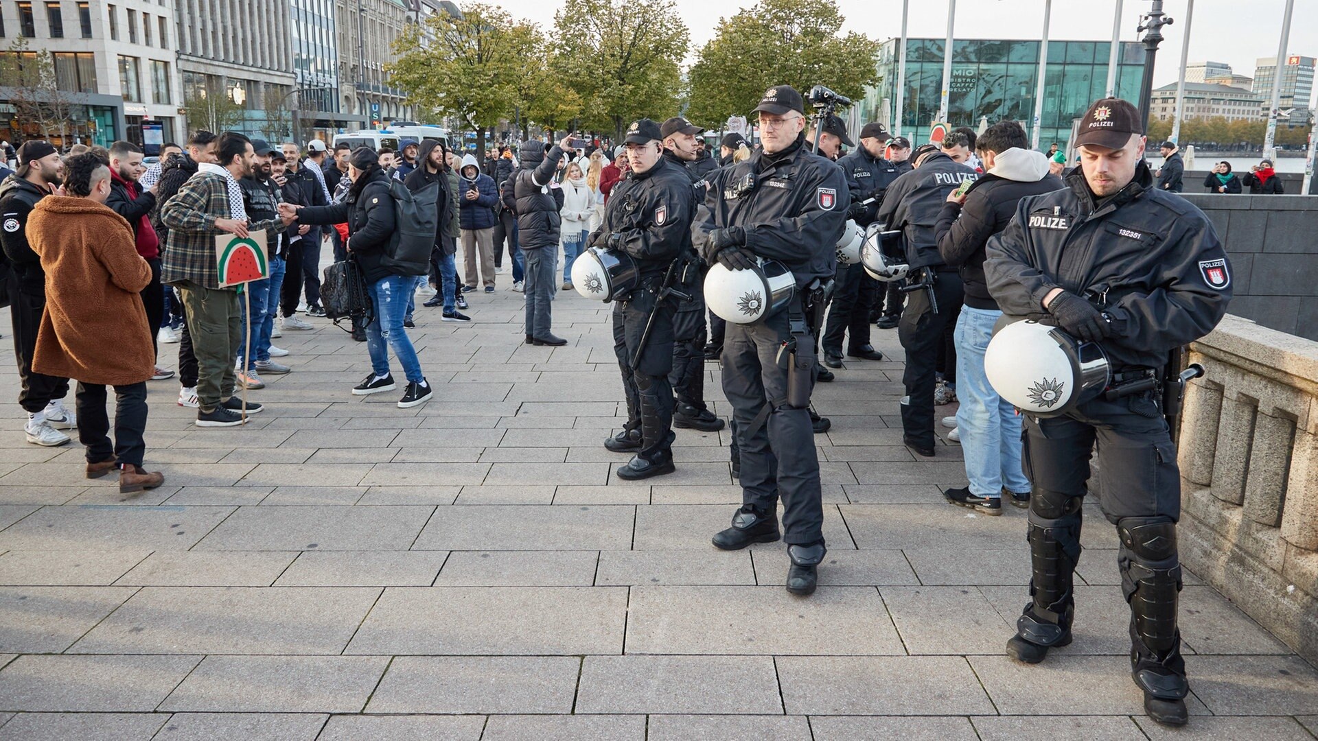 Pro-Palästina-Demo in Hamburg aufgelöst: Demo-Verbot bis Sonntag