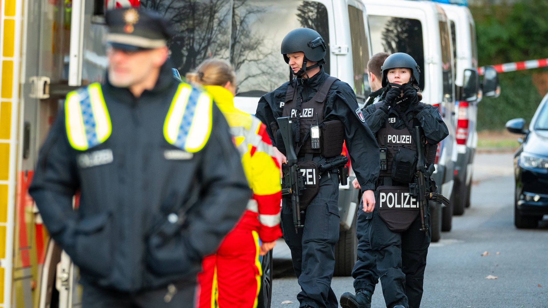 Großeinsatz der Polizei: Mann in Langenhorn überwältigt