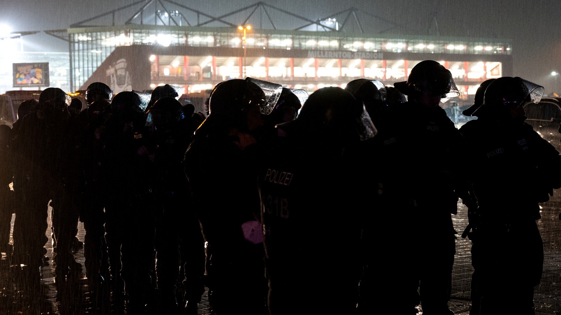 Ermittlungen nach Polizeieinsatz beim Hamburger Stadtderby