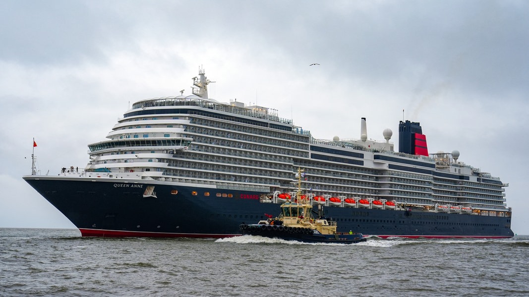 Neues Kreuzfahrtschiff „Queen Anne“ erstmals in Hamburg