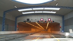 Der westliche Lärmschutztunnel in Hamburg-Schnelsen.