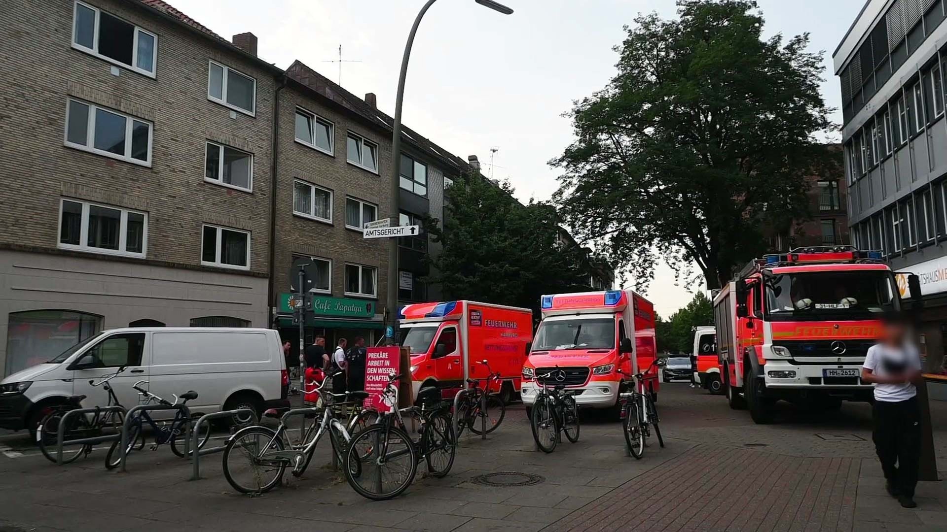 Junge stirbt bei Sturz aus Fenster in Hamburg