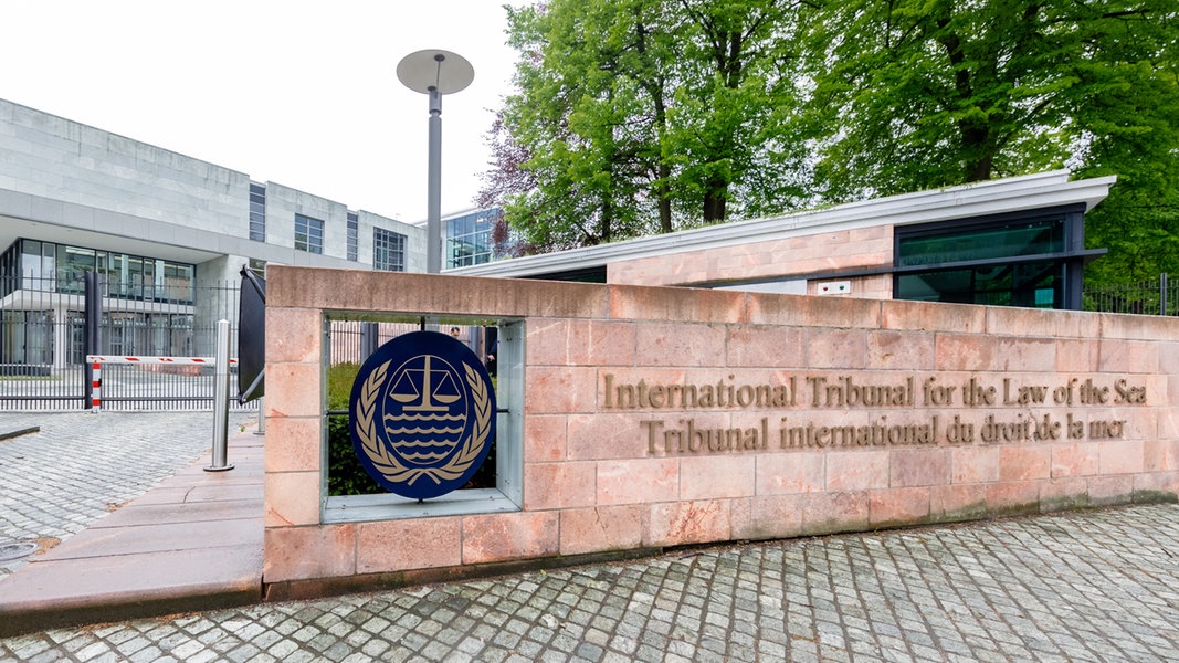 Eingang des Internationalen Seegerichtshofs in Hamburg.