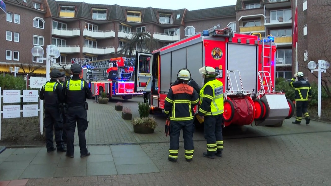 Brennendes Adventsgesteck sorgt für Großeinsatz in Pflegeheim