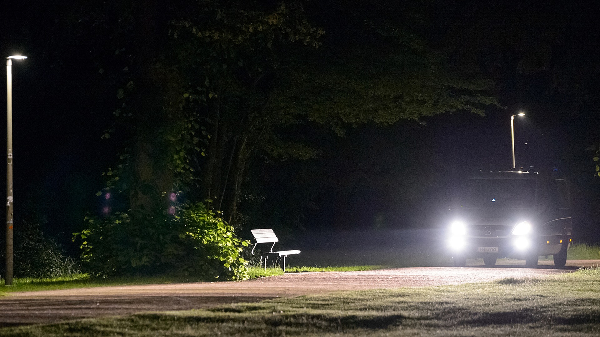 15-Jährige im Stadtpark vergewaltigt: Neun Haftstrafen beantragt