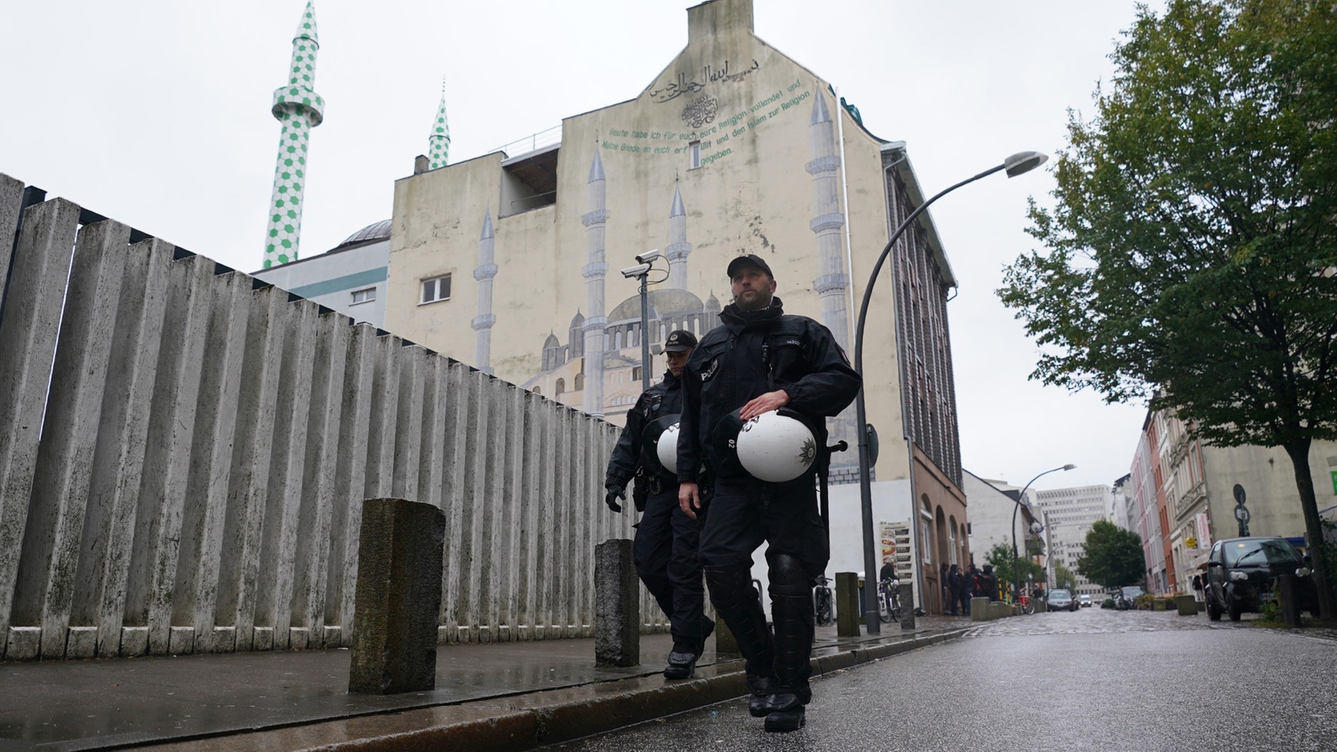 Hamburger Polizei zeigt wegen Freitagsgebeten viel Präsenz