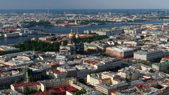 Blick auf St. Petersburg. © picture alliance / dpa / TASS Foto: Peter Kovalev