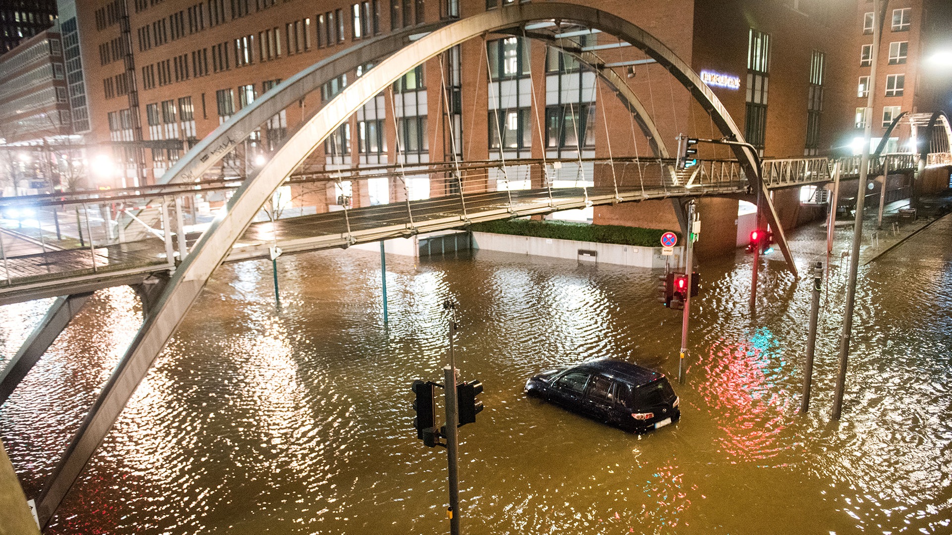 Sturm und Unwetter: Welche Versicherung kommt für Schäden auf?