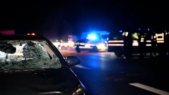 Die A1 Richtung Norden war ab dem Maschener Kreuz bis 3.30 Uhr voll gesperrt. © News5 