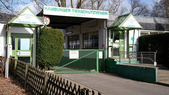 Das Gebäude vom Hamburger Tierschutzverein mit dem Tierheim Süderstraße. © picture alliance Foto: Chris Emil Janße