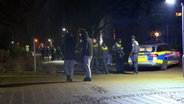 Einsatzkräfte der Polizei sichern einen Tatort. © HamburgNews 