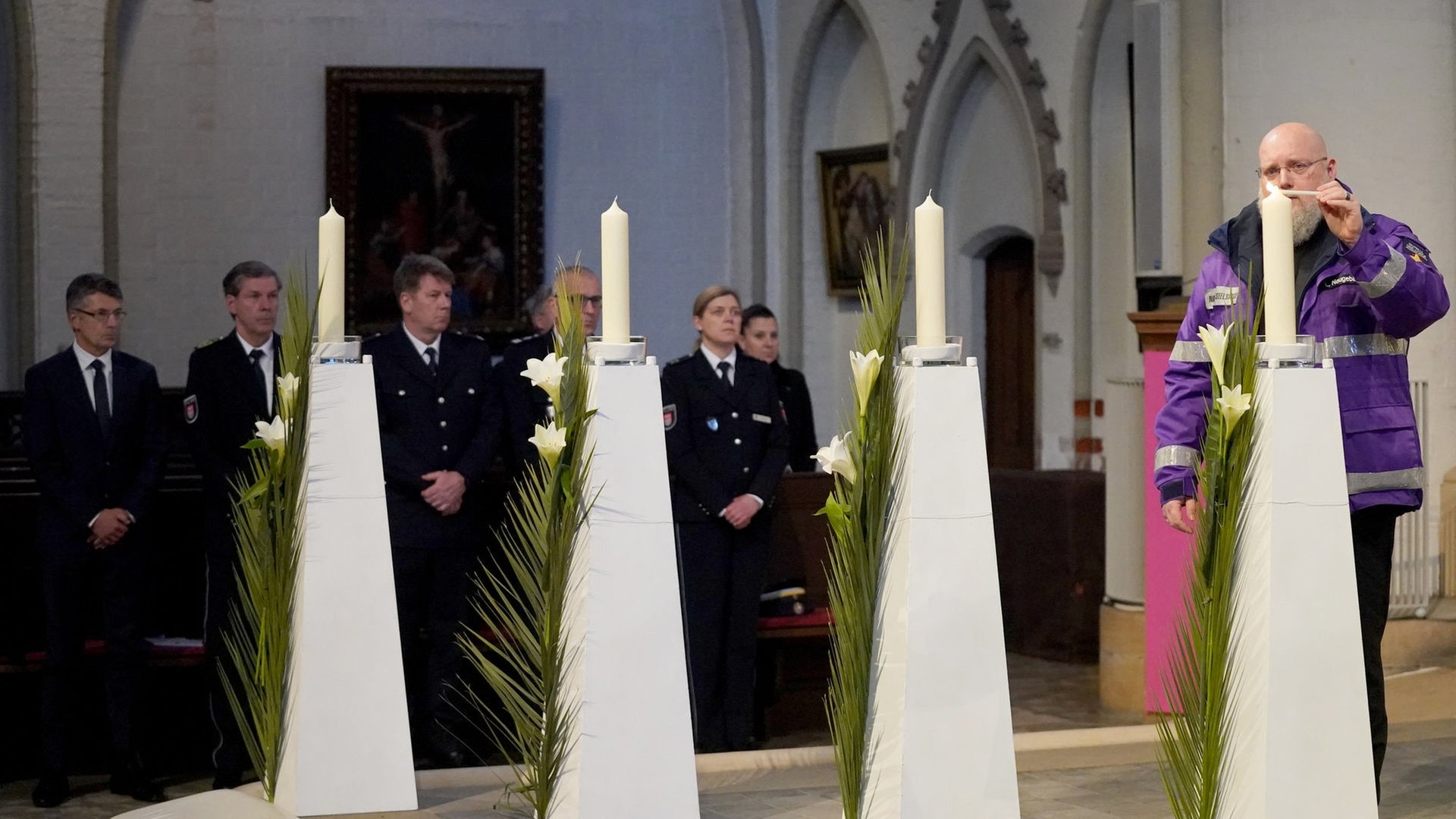 Nach Amoklauf: Gedenkfeier für Opfer und Helfende in Hamburg