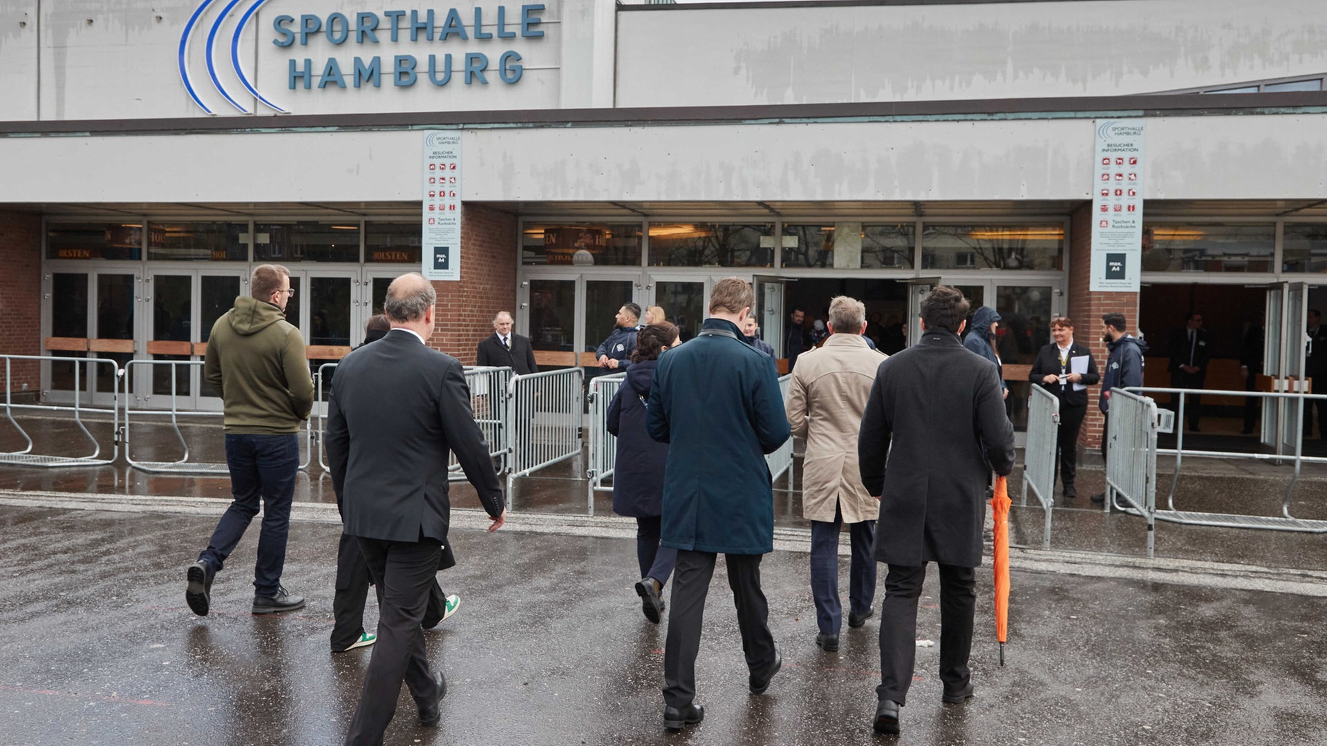 Zeugen Jehovas gedenken der Opfer des Amoklaufs in Hamburg