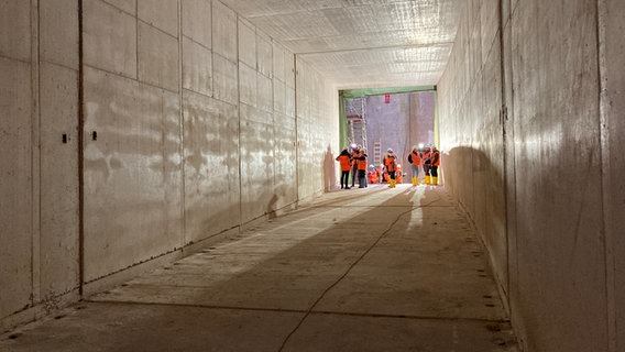 Blick auf das erste neu gebaute Tunnelstück für die U-Bahnlinie 5 in Hamburg © NDR Foto: Reinhard Postelt